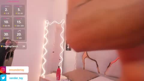 Snapshot of xander_tay chatting on 03-08-25, 01:39 ISSANDER online show from 03-08-25, 01:39