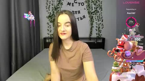 Snapshot of xangel_bunny_x chatting on 10-16-25, 06:31 Lola online show from 10-16-25, 06:31