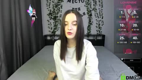 Snapshot of xangel_bunny_x chatting on 11-12-25, 06:19 Lola online show from 11-12-25, 06:19