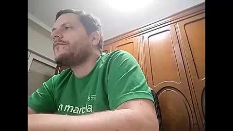 Snapshot of xavi5432 chatting on 10-08-25, 08:17 xavi5432 online show from 10-08-25, 08:17