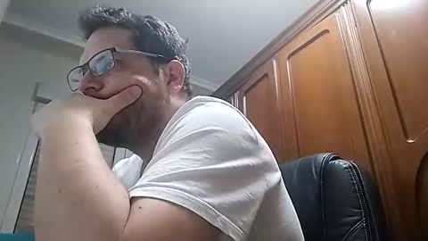 Snapshot of xavi5432 chatting on 11-23-25, 09:03 xavi5432 online show from 11-23-25, 09:03