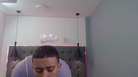 Snapshot of xavii_18_ chatting on 03-11-25, 03:45 xavii_18_ online show from 03-11-25, 03:45