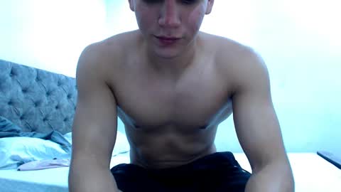 Snapshot of xbodyonfirex chatting on 10-06-25, 09:23 max online show from 10-06-25, 09:23