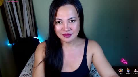 Snapshot of xcalisthra_69x chatting on 11-19-25, 01:38 Godess Lucy online show from 11-19-25, 01:38