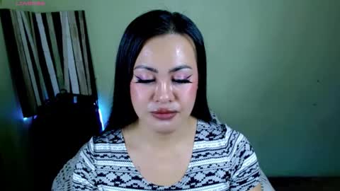 Snapshot of xcalisthra_69x chatting on 11-24-25, 08:08 Godess Lucy online show from 11-24-25, 08:08