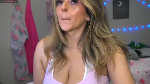 spoil me here  online show from 11-29-25, 11:02