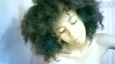 Snapshot of xenna610827 chatting on 02-04-25, 08:35 xenna610827 online show from 02-04-25, 08:35