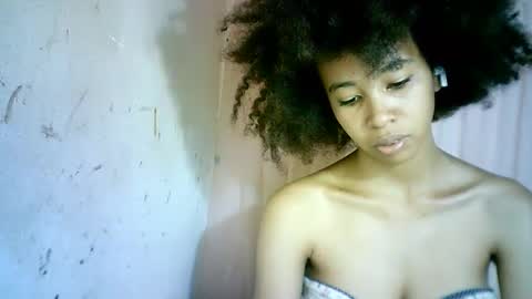 Snapshot of xenna610827 chatting on 02-17-25, 02:26 xenna610827 online show from 02-17-25, 02:26