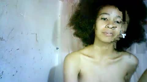 Snapshot of xenna610827 chatting on 02-19-25, 06:00 xenna610827 online show from 02-19-25, 06:00