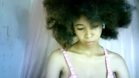 Snapshot of xenna610827 chatting on 03-02-25, 04:10 xenna610827 online show from 03-02-25, 04:10