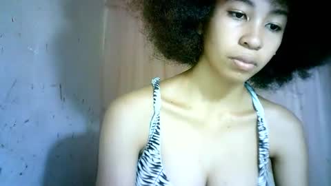 Snapshot of xenna610827 chatting on 03-04-25, 03:48 xenna610827 online show from 03-04-25, 03:48