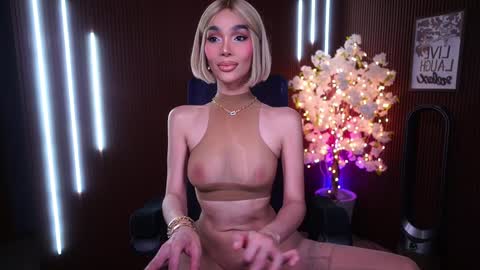 Snapshot of xforyoureyesonlyx chatting on 03-03-26, 02:07 Anne online show from 03-03-26, 02:07