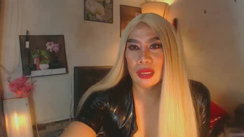 Snapshot of xhardcock2playx chatting on 12-05-24, 12:11 GODDESS KRISTEL online show from 12-05-24, 12:11