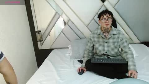 Marco and Veronica online show from 03-04-25, 04:49