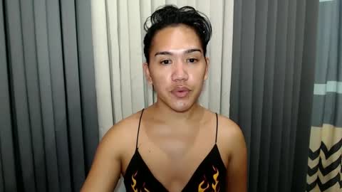 GWEN THOMPSON .......   online show from 02-08-25, 07:04