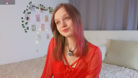 Luna and Lina online show from 12-16-25, 04:06