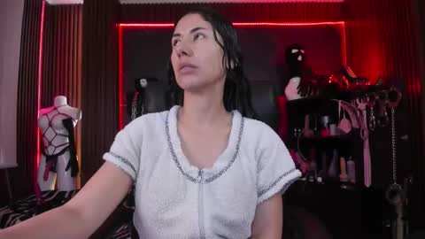 Snapshot of xiaqueen chatting on 09-11-25, 11:32 XiaQueen I M online show from 09-11-25, 11:32