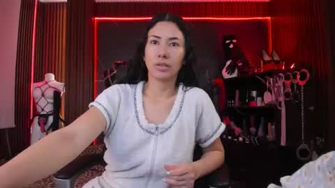 Snapshot of xiaqueen chatting on 09-18-25, 11:01 XiaQueen I M online show from 09-18-25, 11:01