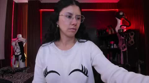 Snapshot of xiaqueen chatting on 10-18-25, 08:42 XiaQueen I M online show from 10-18-25, 08:42