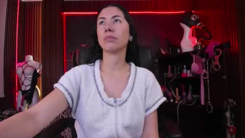 Snapshot of xiaqueen chatting on 11-07-25, 11:32 XiaQueen I M online show from 11-07-25, 11:32