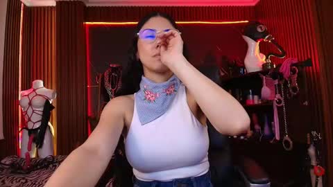 Snapshot of xiaqueen chatting on 11-08-25, 08:18 XiaQueen I M online show from 11-08-25, 08:18