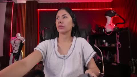 Snapshot of xiaqueen chatting on 11-19-25, 11:32 XiaQueen I M online show from 11-19-25, 11:32