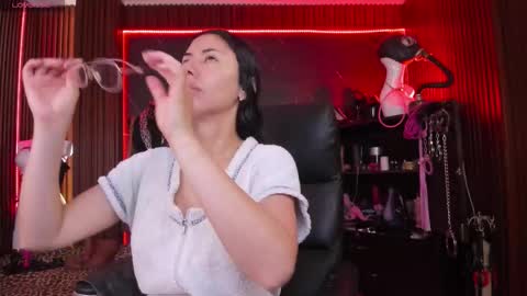 Snapshot of xiaqueen chatting on 11-20-25, 11:32 XiaQueen I M online show from 11-20-25, 11:32