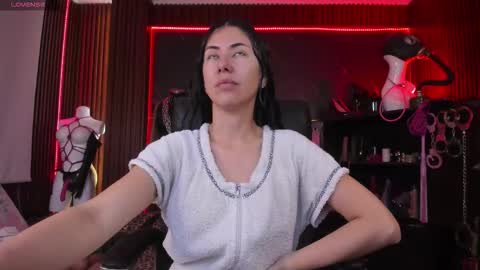 Snapshot of xiaqueen chatting on 11-28-25, 11:35 XiaQueen I M online show from 11-28-25, 11:35