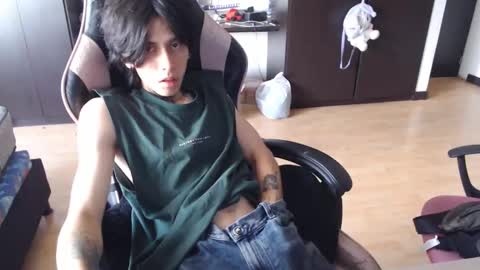 Snapshot of xice_boy chatting on 12-15-25, 01:48 xIce Boy online show from 12-15-25, 01:48