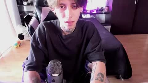 Snapshot of xice_boy chatting on 02-20-26, 03:56 xIce Boy online show from 02-20-26, 03:56