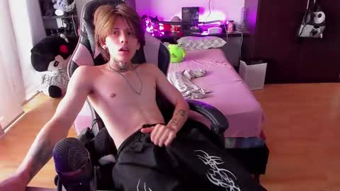 Snapshot of xice_boy chatting on 03-04-26, 02:56 xIce Boy online show from 03-04-26, 02:56