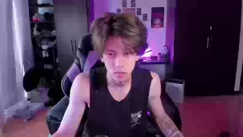 Snapshot of xice_boy chatting on 03-12-26, 02:56 xIce Boy online show from 03-12-26, 02:56