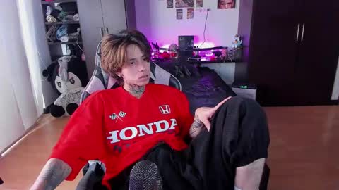 Snapshot of xice_boy chatting on 03-17-26, 02:53 xIce Boy online show from 03-17-26, 02:53