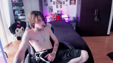 Snapshot of xice_boy chatting on 04-10-26, 03:50 xIce Boy online show from 04-10-26, 03:50