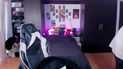 Snapshot of xice_boy chatting on 04-14-26, 03:51 xIce Boy online show from 04-14-26, 03:51