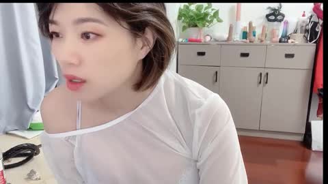 xinbao799322 online show from 11-04-25, 02:27