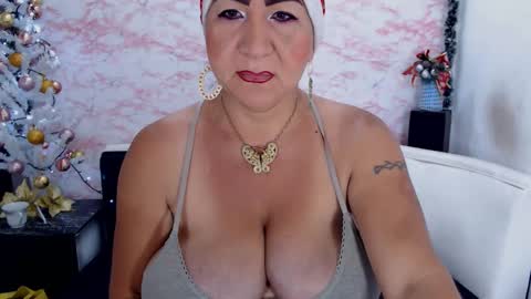 Snapshot of xiomystone chatting on 12-13-24, 12:39 XIOMY give LIKE on my page online show from 12-13-24, 12:39