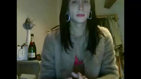 Snapshot of xlecram chatting on 10-29-25, 08:38 Wendy online show from 10-29-25, 08:38