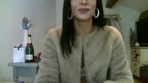 Snapshot of xlecram chatting on 10-30-25, 10:06 Wendy online show from 10-30-25, 10:06