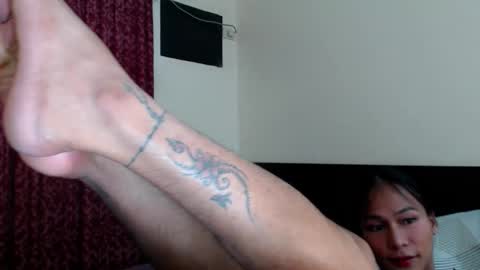 Snapshot of xlovely_destinyx chatting on 11-24-25, 02:39 Alice online show from 11-24-25, 02:39