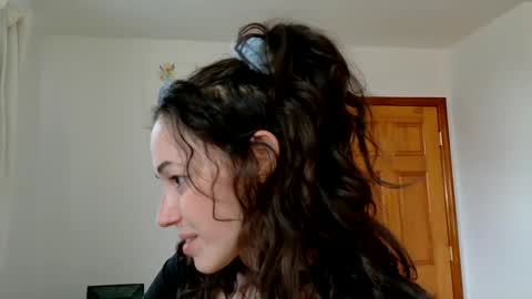 Mia online show from 02-28-25, 09:12