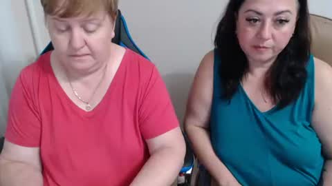 Snapshot of xmollyjanex chatting on 09-28-25, 08:25 XMollyJaneX online show from 09-28-25, 08:25