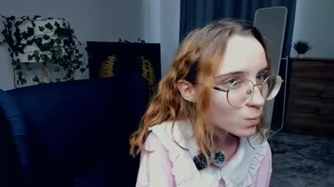 Kylie  online show from 09-11-25, 07:30