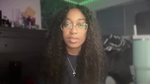 Snapshot of xo_luvvxx chatting on 03-02-25, 11:39 xo_luvvxx online show from 03-02-25, 11:39