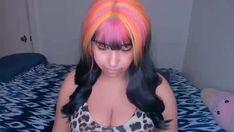 Snapshot of xocurvyrae chatting on 02-18-25, 10:58 Rae online show from 02-18-25, 10:58