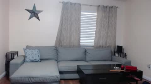 xoprettylittlepoisionxo online show from 10-08-25, 07:00