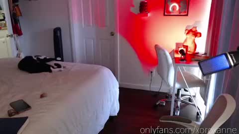 xoroxanne online show from 10-27-25, 09:30