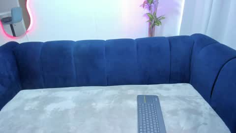 Snapshot of xoxo_angel chatting on 12-06-24, 02:06 xoxo_angel online show from 12-06-24, 02:06