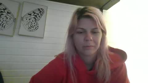 Snapshot of xoxovicbaby chatting on 10-23-25, 03:00 gdamnv online show from 10-23-25, 03:00