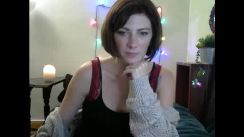 Snapshot of xp_bunni chatting on 12-14-25, 04:29 Bunni online show from 12-14-25, 04:29